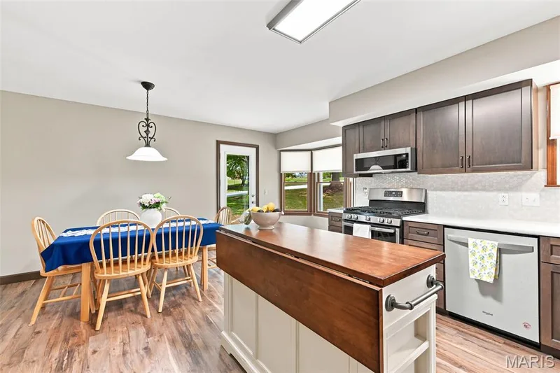 3065 Winding River Drive, St Charles, MO 63303 — listing photo 15 of 44