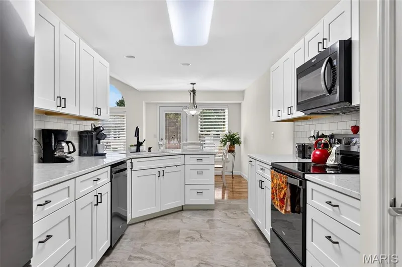 Main Level Kitchen — 202 Park Ridge Drive #64a, O'Fallon, MO 63366