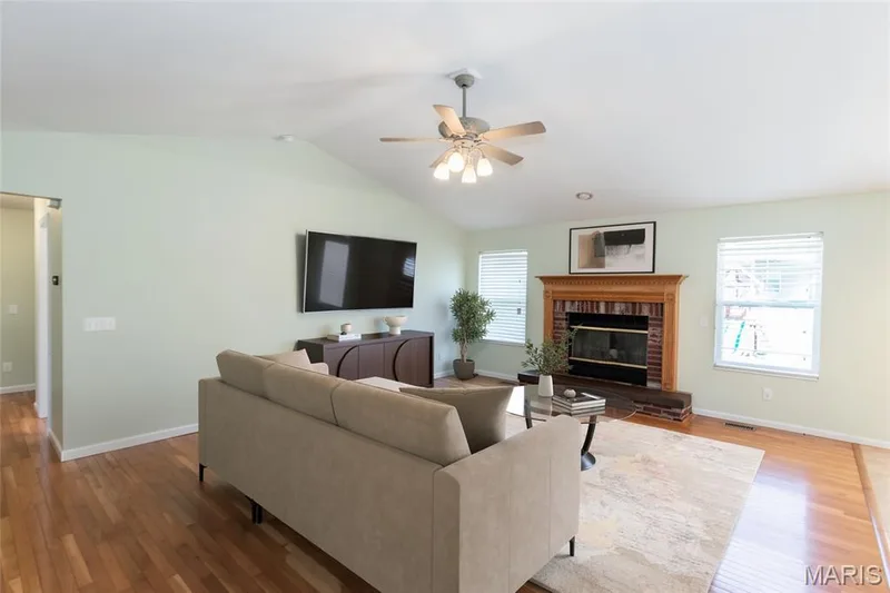 619 Green Tree Meadows Drive, Lake St. Louis, MO 63367 — listing photo 5 of 30