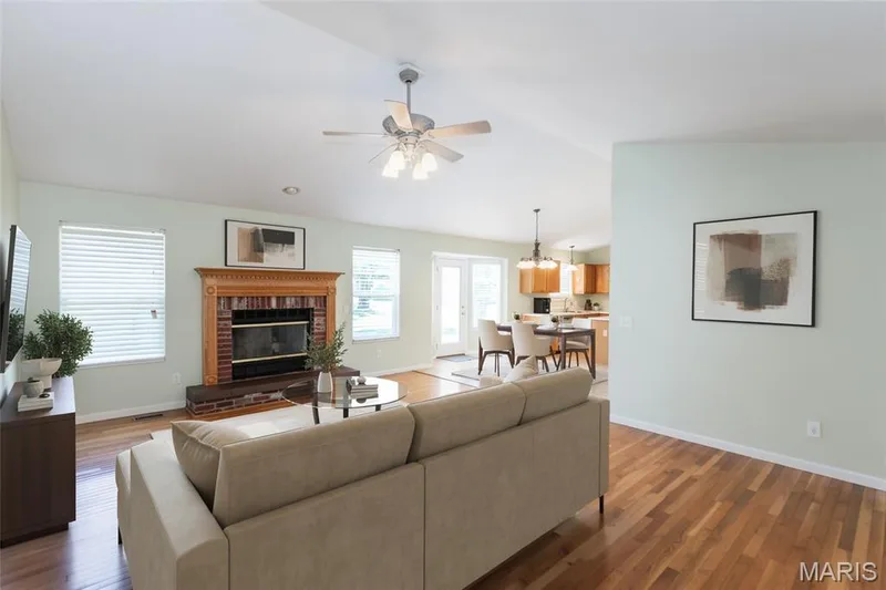 619 Green Tree Meadows Drive, Lake St. Louis, MO 63367 — listing photo 6 of 30