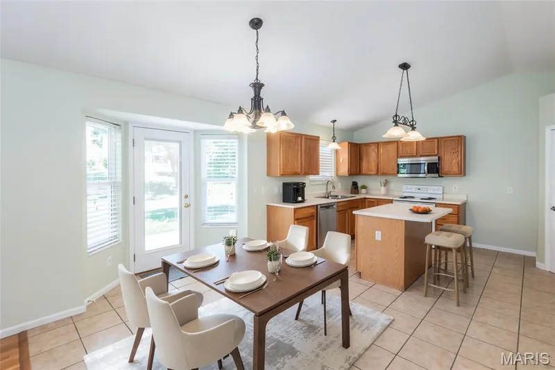 619 Green Tree Meadows Drive, Lake St. Louis, MO 63367 — listing photo 7 of 30