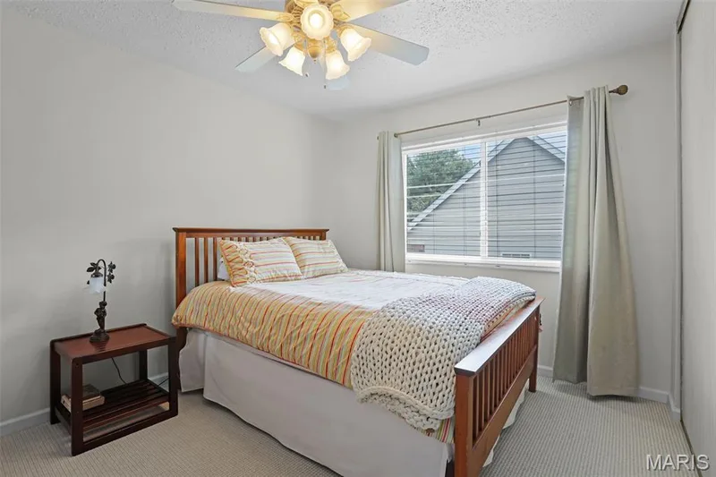 15350 Thistlebriar Court, Chesterfield, MO 63017 — listing photo 19 of 37