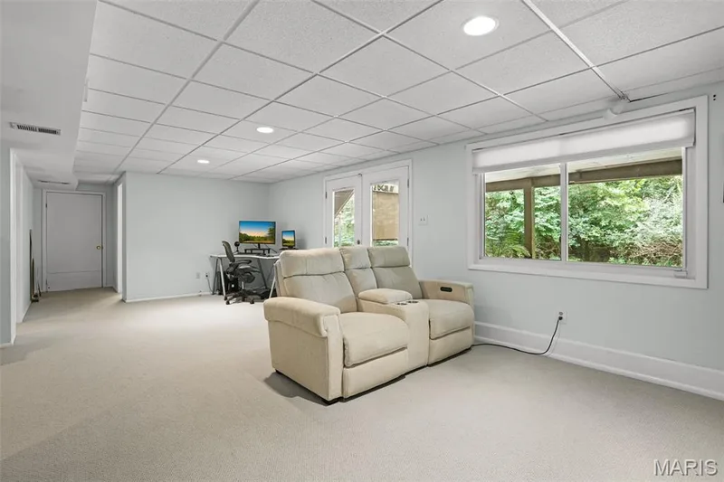 15350 Thistlebriar Court, Chesterfield, MO 63017 — listing photo 21 of 37