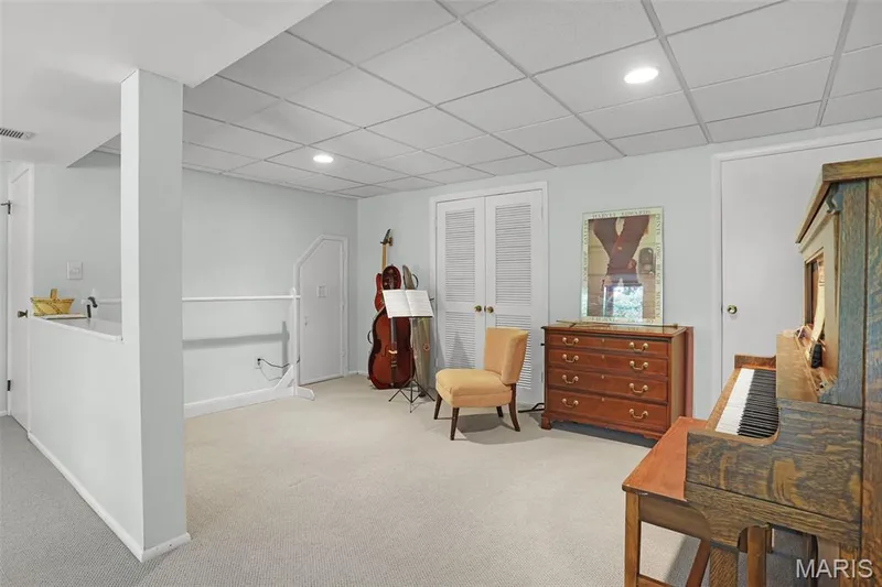 15350 Thistlebriar Court, Chesterfield, MO 63017 — listing photo 24 of 37