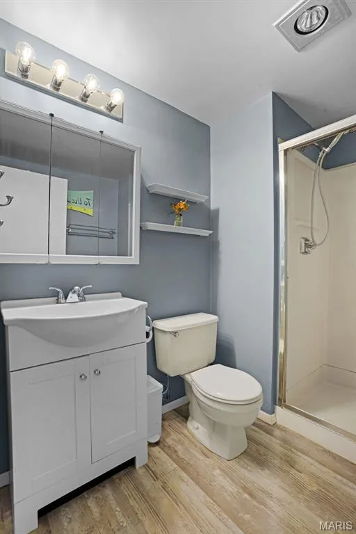 15350 Thistlebriar Court, Chesterfield, MO 63017 — listing photo 27 of 37