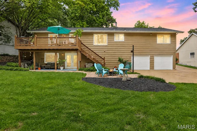 15350 Thistlebriar Court, Chesterfield, MO 63017 — listing photo 28 of 37