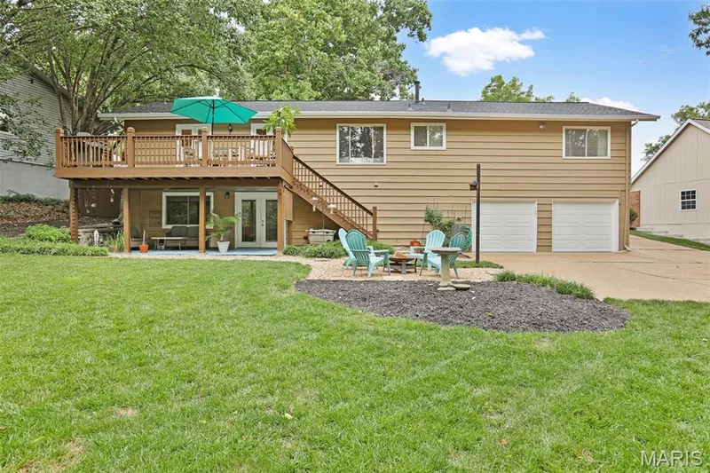 15350 Thistlebriar Court, Chesterfield, MO 63017 — listing photo 29 of 37