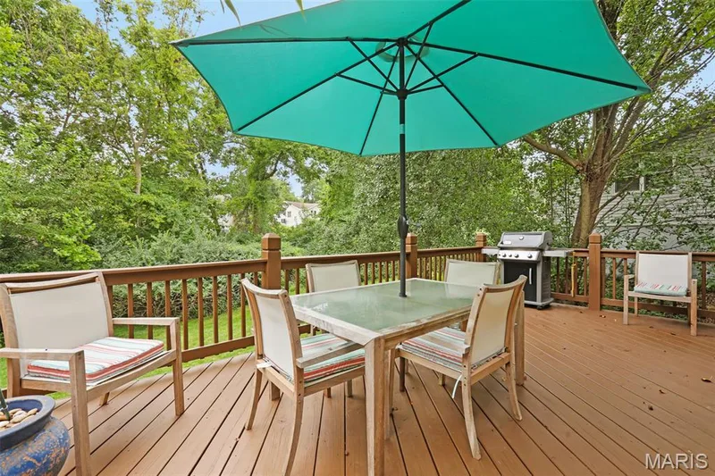 15350 Thistlebriar Court, Chesterfield, MO 63017 — listing photo 32 of 37
