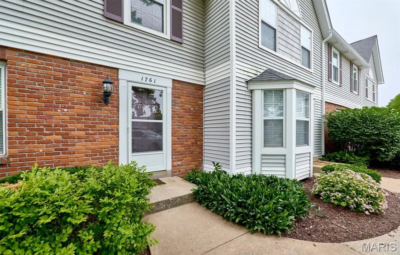 1761 Florine Boulevard #A, St Charles, MO 63303 — listing photo 2 of 28