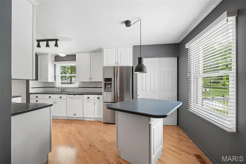 kitchen — 15645 Dresden Lake Court, Chesterfield, MO 63017