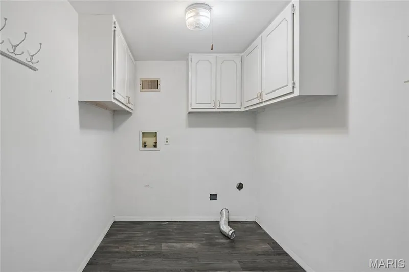 laundry room — 15645 Dresden Lake Court, Chesterfield, MO 63017