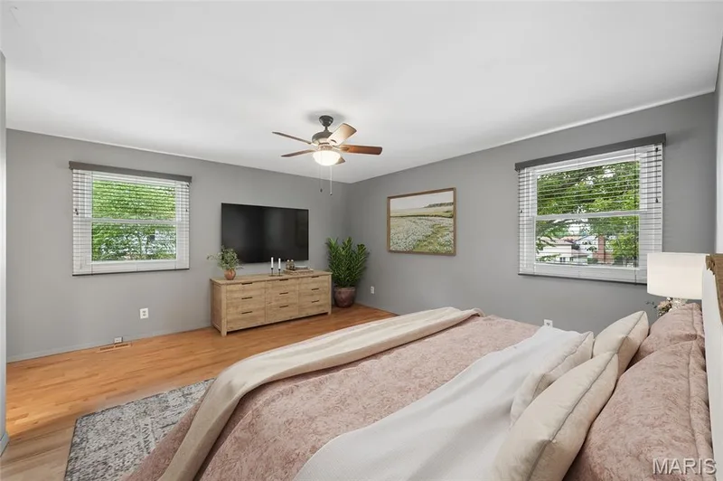 primary bedroom — 15645 Dresden Lake Court, Chesterfield, MO 63017