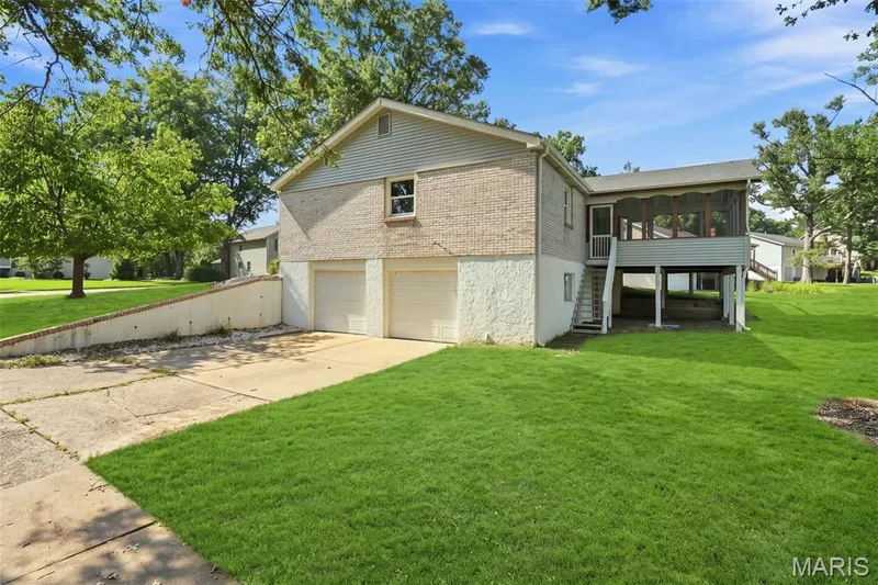 side of house — 15645 Dresden Lake Court, Chesterfield, MO 63017