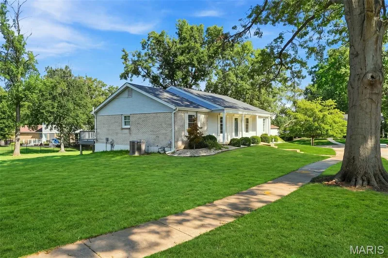 side of house — 15645 Dresden Lake Court, Chesterfield, MO 63017