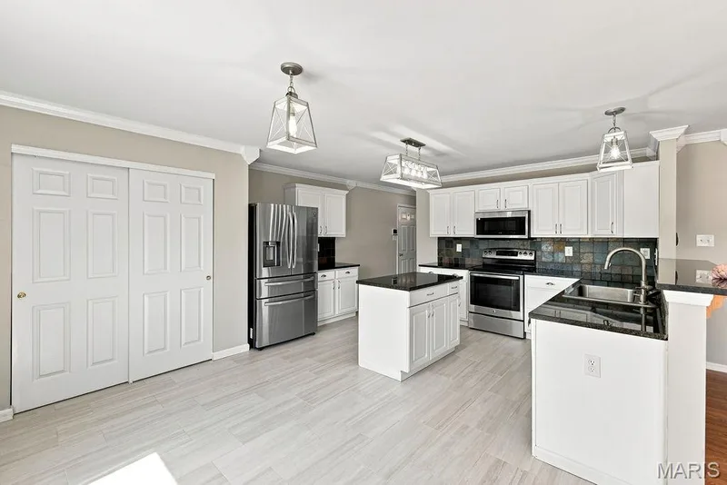 302 America Street, Wentzville, MO 63385 — listing photo 15 of 46