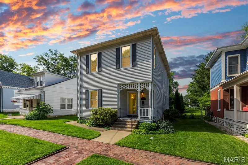 717 Clark Street, St Charles, MO β listing photo 1