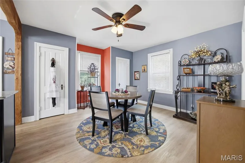 717 Clark Street, St Charles, MO 63301 — listing photo 7 of 38
