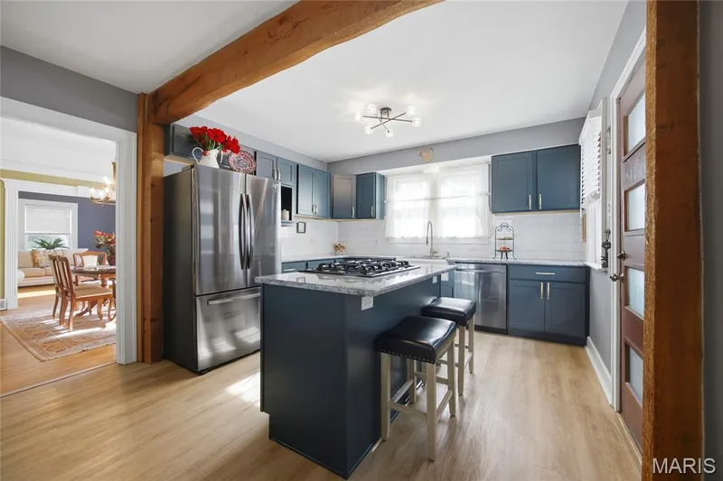 717 Clark Street, St Charles, MO 63301 — listing photo 10 of 38