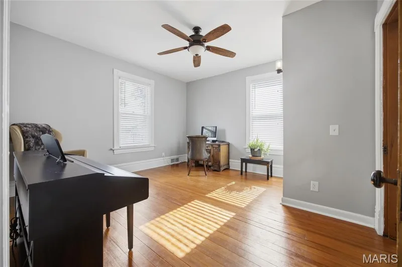 717 Clark Street, St Charles, MO 63301 — listing photo 21 of 38