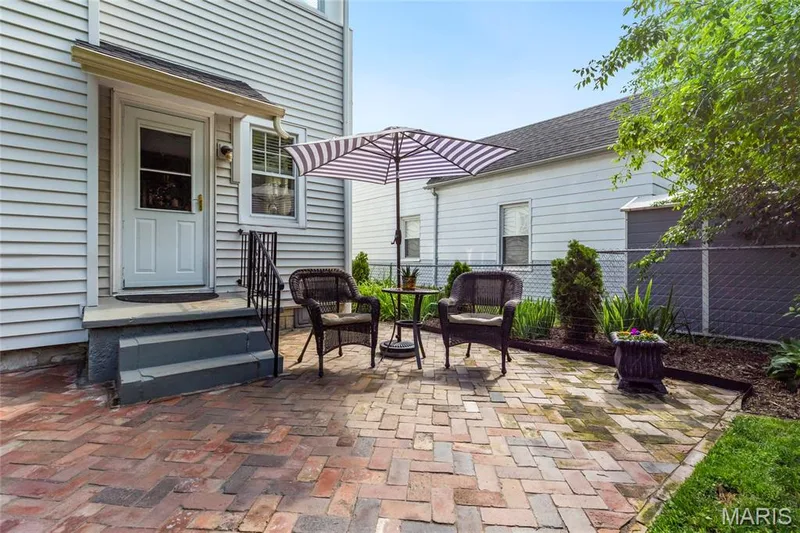717 Clark Street, St Charles, MO 63301 — listing photo 24 of 38