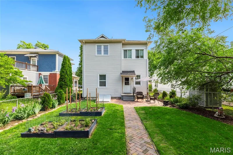 717 Clark Street, St Charles, MO 63301 — listing photo 25 of 38
