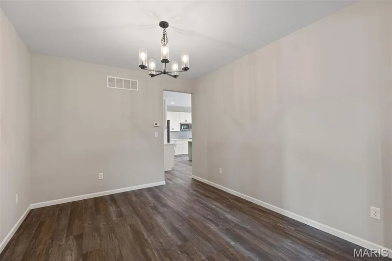 489 Spirit Drive, O'Fallon, MO 63385 — listing photo 3 of 30