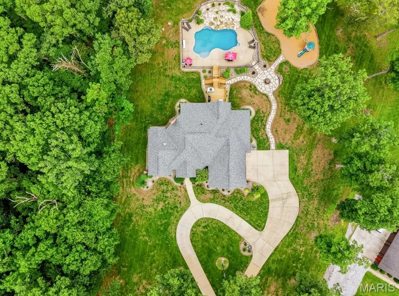4325 Hueffmeier Road, Defiance, MO 63341 — listing photo 5 of 99