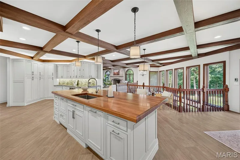 4325 Hueffmeier Road, Defiance, MO 63341 — listing photo 17 of 99