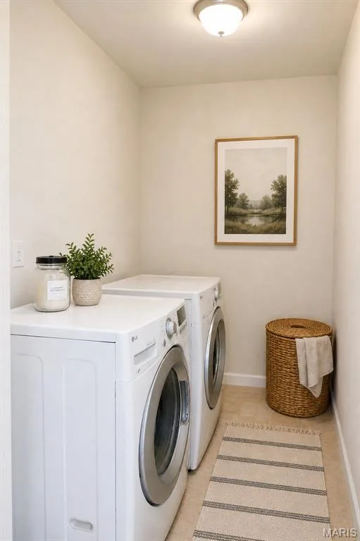 Virtually Staged — 3336 Grace Hill Drive, Lake St. Louis, MO 63367
