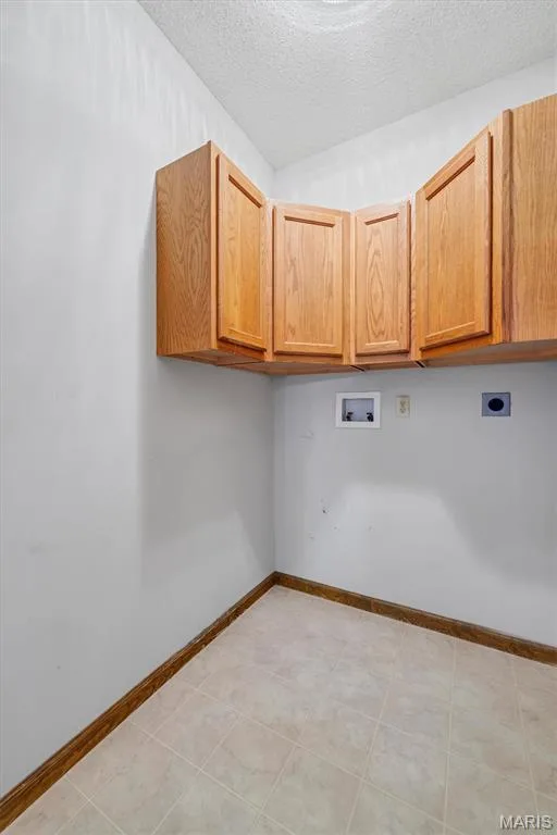 main floor laundry room — 195 England Drive, O'Fallon, MO 63366