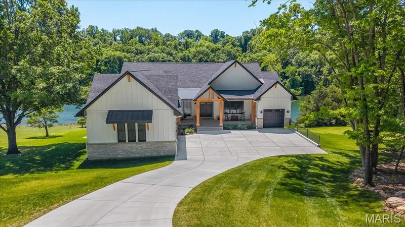 4444 Augusta Shores Drive, Augusta, MO — listing photo 1