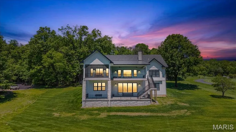 Twilight photo - how gorgeous! — 4444 Augusta Shores Drive, Augusta, MO 63332