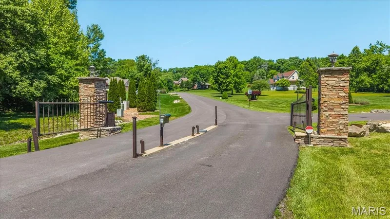 Gated community for peace of mind — 4444 Augusta Shores Drive, Augusta, MO 63332
