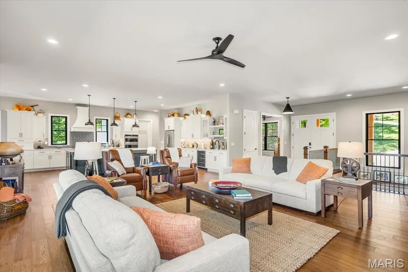 Open floorplan perfect for family gatherings and entertaining — 4444 Augusta Shores Drive, Augusta, MO 63332