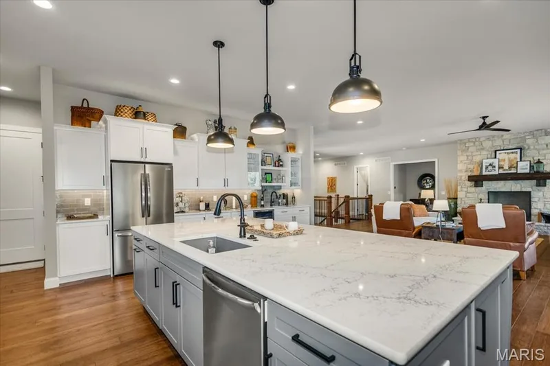 Quartz counters, Stainless Steel appliances, — 4444 Augusta Shores Drive, Augusta, MO 63332