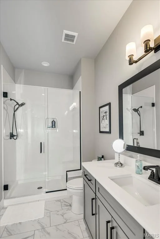 Full bathroom in the Lower Level — 4444 Augusta Shores Drive, Augusta, MO 63332