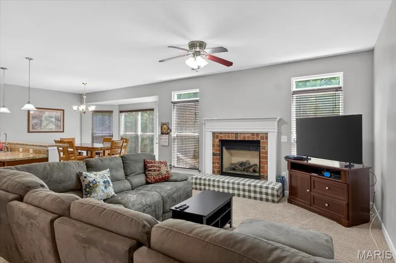 14 Loris Lane, St Charles, MO 63303 — listing photo 5 of 35