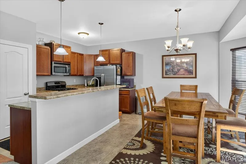 14 Loris Lane, St Charles, MO 63303 — listing photo 8 of 35