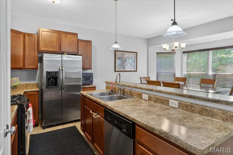 14 Loris Lane, St Charles, MO 63303 — listing photo 10 of 35