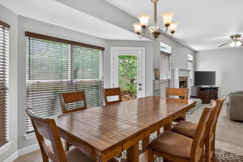 14 Loris Lane, St Charles, MO 63303 — listing photo 13 of 35
