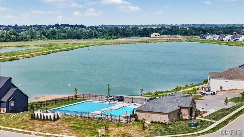 Lake, beach and poolNon-motorized watercraft allowed — 9103 Camino Trail, Cottleville, MO 63304