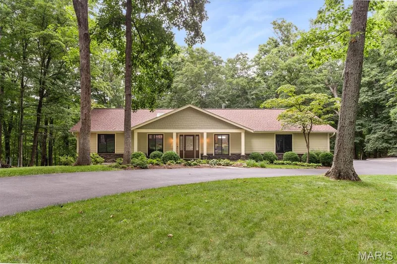 18347 Woodland Meadows Drive, Wildwood, MO — listing photo 1