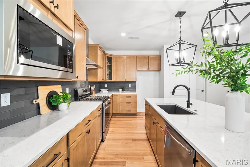 Example photos. Some features shown are optional upgrades. See onsite sales manager for more details. — 175 Sesame Loop, St Peters, MO 63303