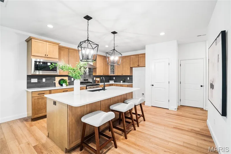Example photos. Some features shown are optional upgrades. See onsite sales manager for more details. — 175 Sesame Loop, St Peters, MO 63303
