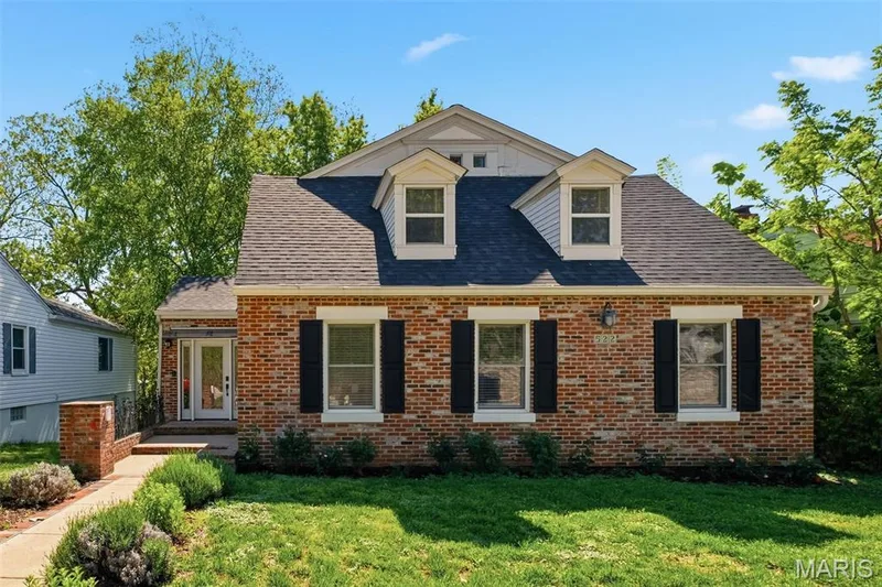 522 S 2nd Street, St Charles, MO 63301 — listing photo 2 of 81