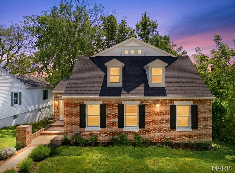 522 S 2nd Street, St Charles, MO 63301 — listing photo 4 of 81