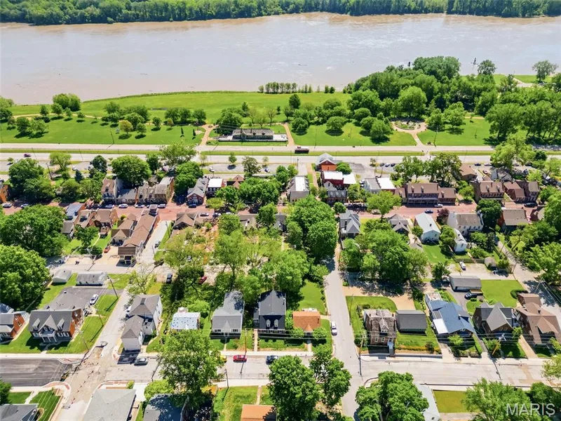 522 S 2nd Street, St Charles, MO 63301 — listing photo 6 of 81