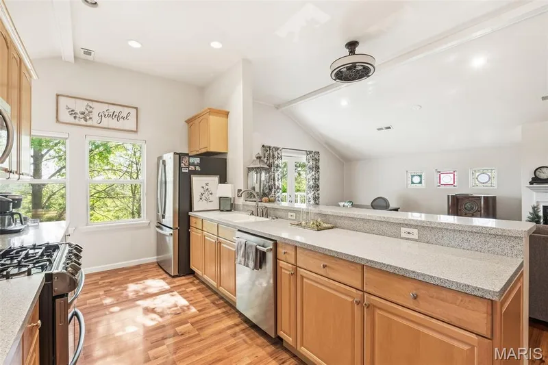 522 S 2nd Street, St Charles, MO 63301 — listing photo 8 of 81