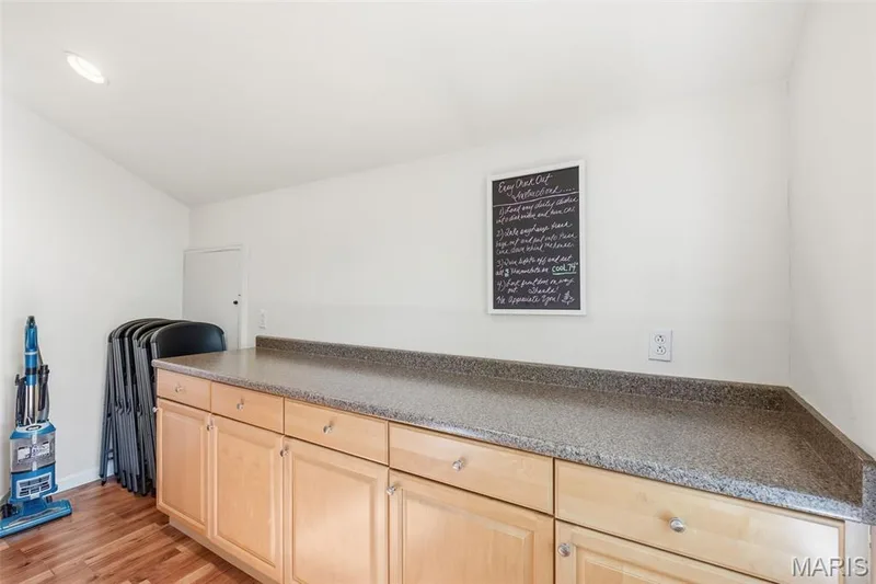522 S 2nd Street, St Charles, MO 63301 — listing photo 11 of 81