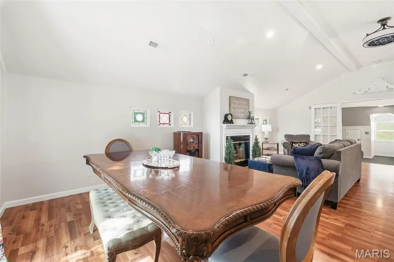 522 S 2nd Street, St Charles, MO 63301 — listing photo 13 of 81